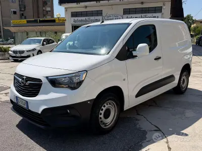 Usata Opel Combo 102 CV (75 kW) 2021 Bianco Monovolume