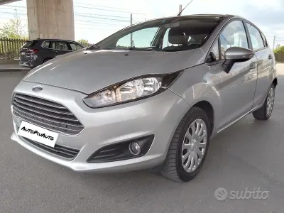 Usata Ford Fiesta Titanium 95 CV (69 kW) 2016 Grigio Utilitaria