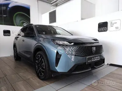 Usata Peugeot 5008 Allure 136 CV (100 kW) 2025 Blu/azzurro SUV