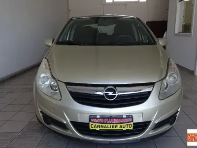 Usata Opel Corsa Cosmo 75 CV (55 kW) 2008 Oro Utilitaria