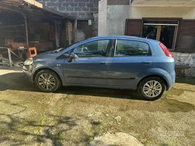Gebraucht Fiat Punto 75 PS (55 kW) 2008 Blau Kleinwagen