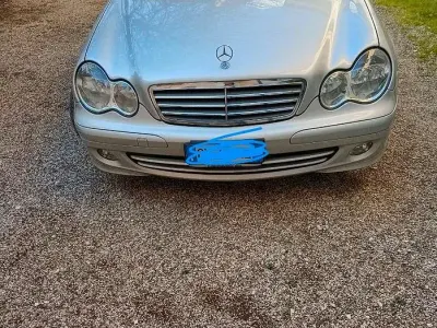Usata Mercedes C200 136 CV (100 kW) 2004 Grigio Station wagon