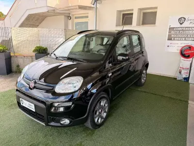 Begagnad Fiat Panda Cross Cross 95 HK (69 kW) 2015 Svart Halvkombi