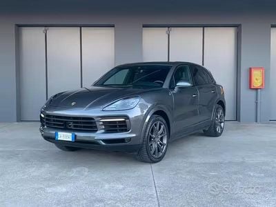 Usata Porsche Cayenne 340 CV (250 kW) 2021 Grigio SUV