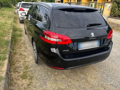 Usata Peugeot 308 SW GT-line 120 CV (88 kW) 2015 Nero Station wagon