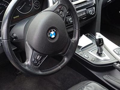 Usata BMW 318 150 CV (110 kW) 2019 Nero Station wagon