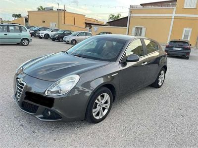 Usata Alfa Romeo Giulietta Distinctive 105 CV (77 kW) 2013 Beige Berlina