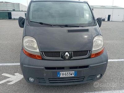 Nero Usata 2006 Renault Trafic Monovolume | 6000 €