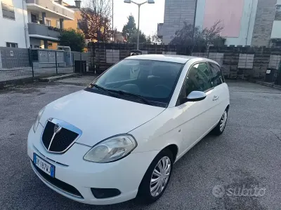 Usata Lancia Ypsilon 77 CV (56 kW) 2009 Bianco Utilitaria