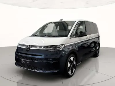Usata VW Multivan Style 245 CV (180 kW) 2026 Bianco candy/starlight blue me Monovolume