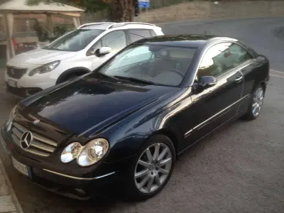 Usata Mercedes CLK220 Elegance 150 CV (110 kW) 2007 Blu/azzurro Coupé