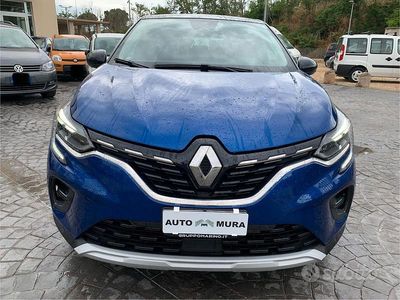 Usata Renault Captur Techno 100 CV (73 kW) 2023 Blu SUV