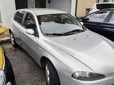 Usata Alfa Romeo 147 Distinctive 116 CV (85 kW) 2005 Argento Utilitaria