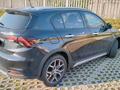 Usata Fiat Tipo Cross 101 CV (74 kW) 2022 Nero Berlina