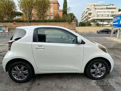 Usata Toyota iQ 68 CV (50 kW) 2010 Bianco Utilitaria