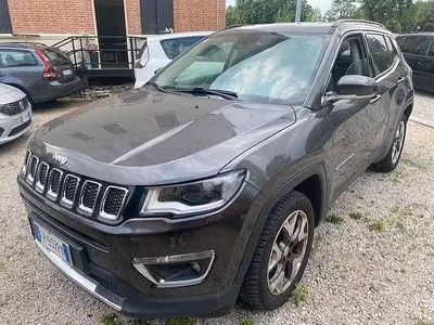 Usata Jeep Compass Limited 140 CV (102 kW) 2018 Grigio SUV
