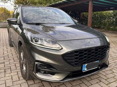 Usata Ford Kuga ST-Line 152 CV (111 kW) 2022 Grigio SUV