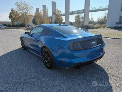 Begagnad Ford Mustang Fastback 291 HK (214 kW) 2020 Blå Sportkupé