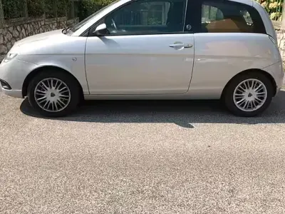 Usata Lancia Ypsilon 77 CV (56 kW) 2009 Grigio Utilitaria