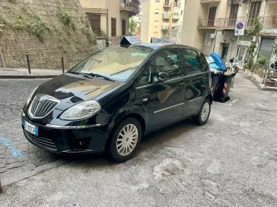 Usata Lancia Musa 90 CV (66 kW) 2009 Nero Monovolume