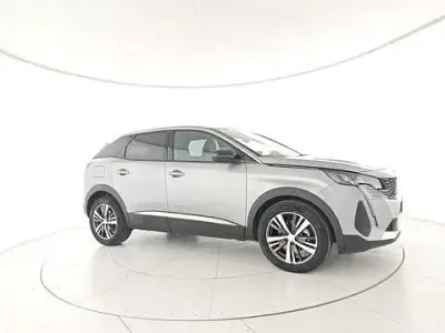 Usata Peugeot 3008 Allure 131 CV (96 kW) 2024 Grigio scuro SUV