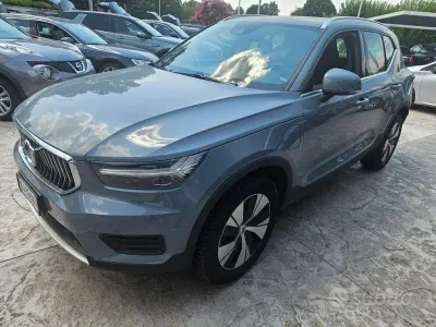 Usata Volvo XC40 Business Edition 129 CV (94 kW) 2022 Grigio metallizzato SUV