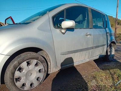 Usata Renault Modus 75 CV (55 kW) 2004 Grigio Monovolume
