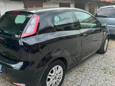 Usata Fiat Punto 84 CV (61 kW) 2014 Nero Utilitaria