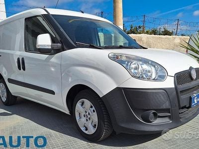 Usata Fiat Doblò Active 105 CV (77 kW) 2012 Bianco Monovolume