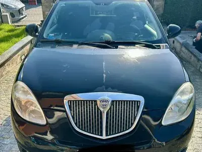 Usata Lancia Ypsilon 77 CV (56 kW) 2009 Nero Utilitaria