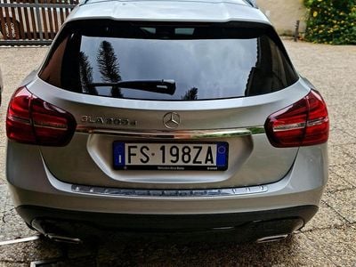Usata Mercedes GLA200 136 CV (100 kW) 2018 Grigio SUV