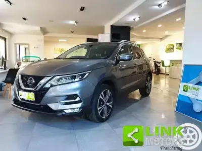 Usata Nissan Qashqai N-Connecta 131 CV (96 kW) 2018 Grigio SUV