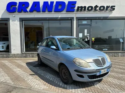 Usata Lancia Ypsilon 69 CV (50 kW) 2006 Bluazzurro Utilitaria