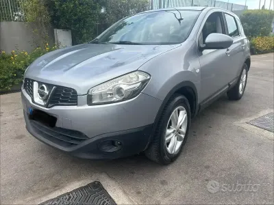 Usata Nissan Qashqai N-TEC 150 CV (110 kW) 2011 Grigio SUV