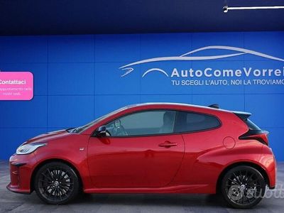 Usata Toyota Yaris 261 CV (191 kW) 2021 Rosso Utilitaria