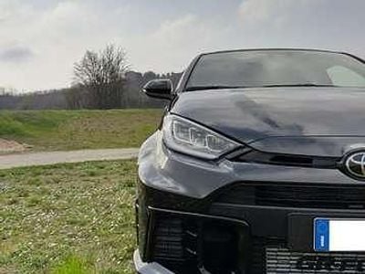 Usata Toyota Yaris 280 CV (205 kW) 2024 Nero Utilitaria