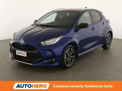 Usata Toyota Yaris Hybrid Lounge 116 CV (85 kW) 2021 Blu/azzurro Berlina