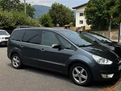 Usata Ford Galaxy Ghia 140 CV (102 kW) 2008 Grigio Monovolume
