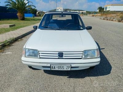 Usata Peugeot 205 60 CV (44 kW) 1994 Bianco Cabrio