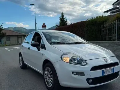 Usata Fiat Grande Punto 77 CV (56 kW) 2017 Bianco Utilitaria