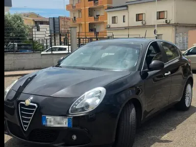 Usata Alfa Romeo Giulietta Distinctive 105 CV (77 kW) 2011 Nero Utilitaria