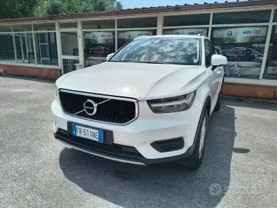 Usata Volvo XC40 Momentum 150 CV (110 kW) 2018 Bianco SUV