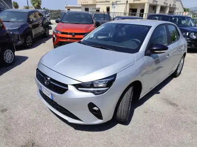 Usata Opel Corsa Edition 101 CV (74 kW) 2023 Vari colori Utilitaria
