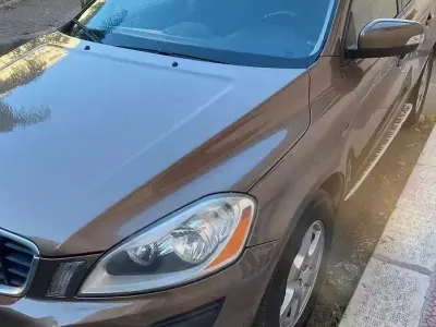Usata Volvo XC60 175 CV (128 kW) 2010 Marrone SUV