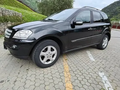 Usata Mercedes ML320 190 CV (139 kW) 2007 Nero SUV