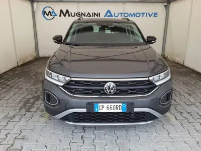 Begagnad VW T-Roc Style 150 HK (110 kW) 2023 Grå SUV