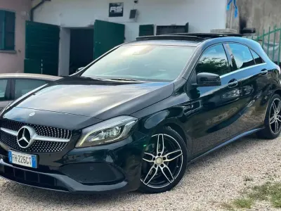 Usata Mercedes A180 Premium 109 CV (80 kW) 2017 Nero Utilitaria