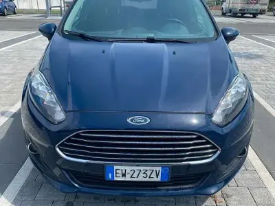 Usata Ford Fiesta 97 CV (71 kW) 2014 Bluazzurro Utilitaria