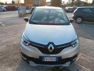 Usata Renault Captur 90 CV (66 kW) 2019 Grigio SUV