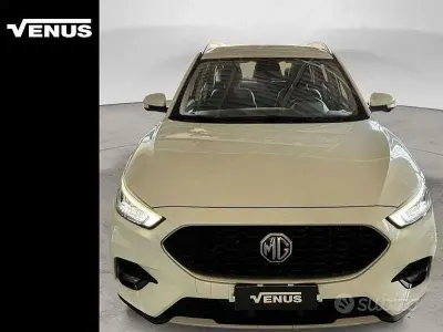Usata MG ZS Luxury 111 CV (81 kW) 2024 Bianco SUV
